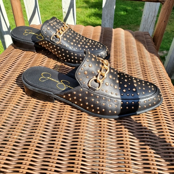 Shoes - Picture 2 of 3